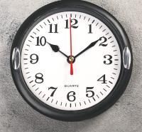 Картинка Часы настенные Классика, "Джесика" круглые d=15см, белый циферблат, черная рамка, дискретный ход с сайта smikon.ru